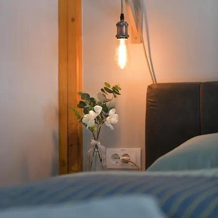 Time Out 2 Apartment *